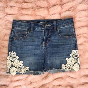 Cat & Jack Girls' Shorts Size L Denim Pockets Side-Lace Jean Shorts